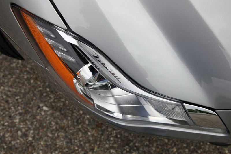 Maserati Quattroporte S преодолевает повороты спокойно и уверенно - ФОТО