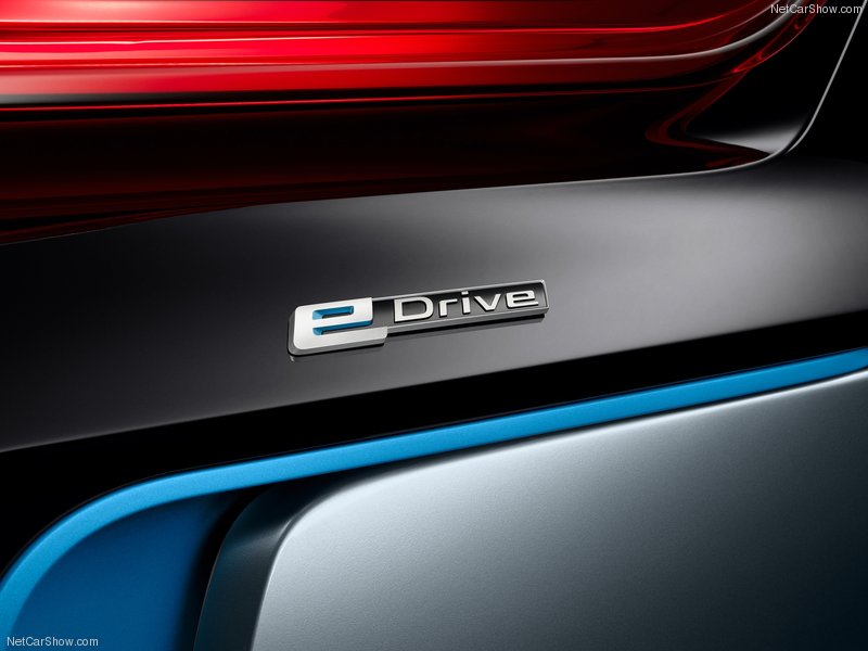 BMW представила новый гибридный концепт-кар 2013 года - ФОТОСЕССИЯ