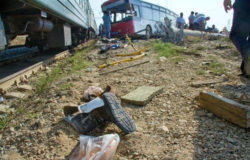 Обнародован полный список раненых и погибших в результате столкновения поезда с автобусом в Баку – ОБНОВЛЕНО – ФОТО - ВИДЕО – ОПРОС
