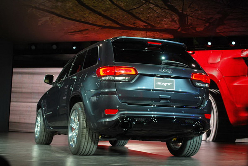 Сверхмощный Grand Cherokee SRT с очень небольшими изменениями - ФОТОСЕССИЯ