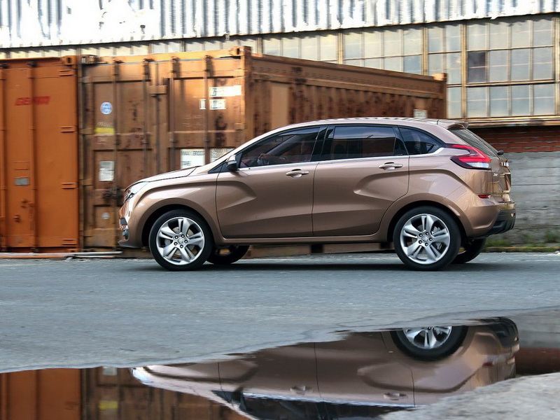 Lada XRay встанет на конвейер раньше, чем ожидалось - ФОТО