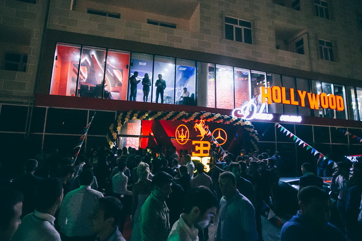 В Баку торжественно открылся новый cinema-клуб "Hollywood" - ФОТО