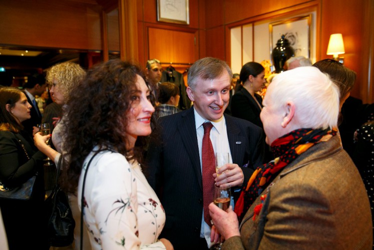 Общество Великобритания-Азербайджан и компания Ralph Lauren провели в Лондоне благотворительную акцию для детей-инвалидов - ФОТО