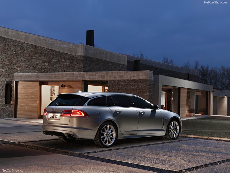 Jaguar официально представила универсал на базе модели XF - ФОТОСЕССИЯ