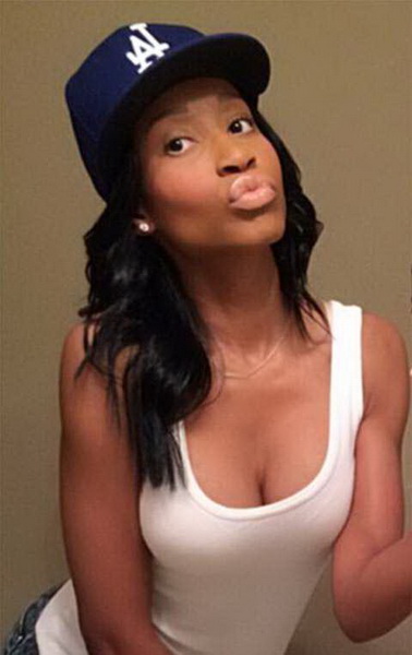 Муж не может различить свою жену от известной певицы - ФОТО