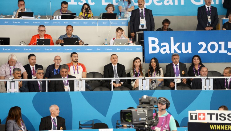 Президент Ильхам Алиев и его супруга Мехрибан Алиева в рамках первых Европейских игр наблюдали за ходом соревнований по карате и борьбе - ОБНОВЛЕНО - ФОТО