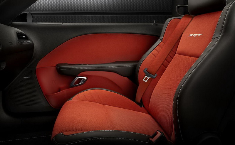 Новая версия Dodge Challenger обещает быть очень мощной - ФОТО
