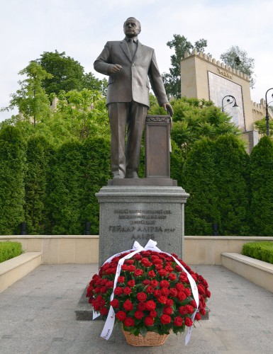 В Украине отметили Национальный праздник Азербайджана - ФОТО