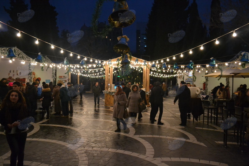 Настоящая сказка: новогодняя ярмарка в центре Баку - РЕПОРТАЖ - ФОТО