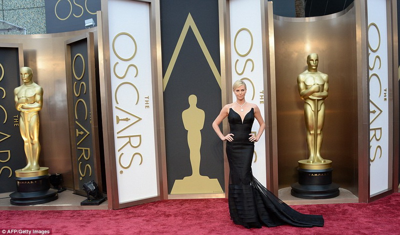 Лучшие образы с красной дорожки "Оскара" - ФОТО