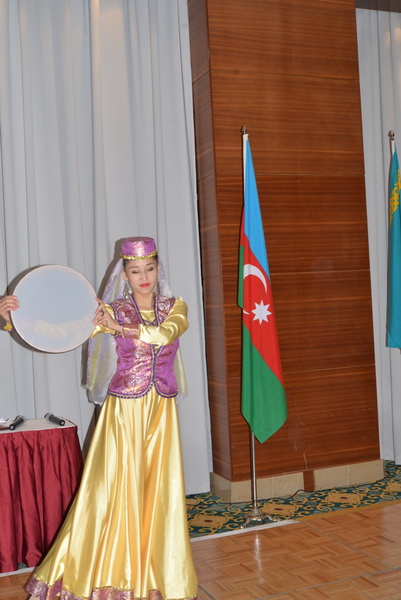 Aktauda Ulu Öndər Heydər Əliyevə həsr olunmuş şeirlər kitabı təqdim olunub – FOTO