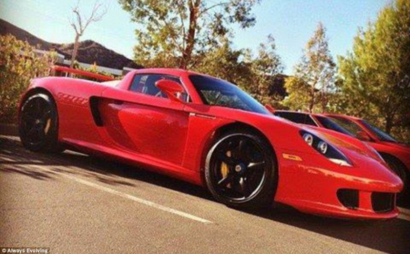 Появилось фото красного Porsche, на котором погиб герой "Форсажа" - ОБНОВЛЕНО - ФОТО - ВИДЕО