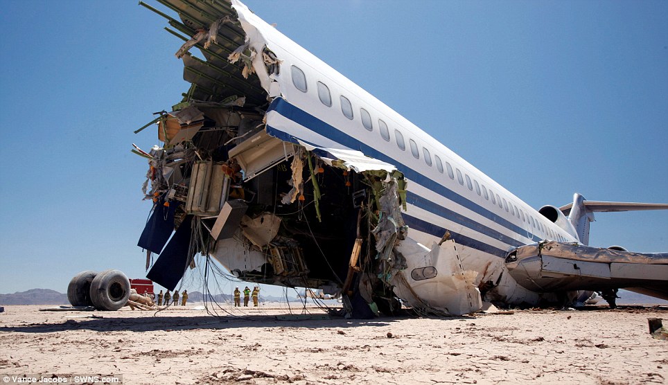 Boeing 727 разбили в научных целях – ФОТО - ВИДЕО