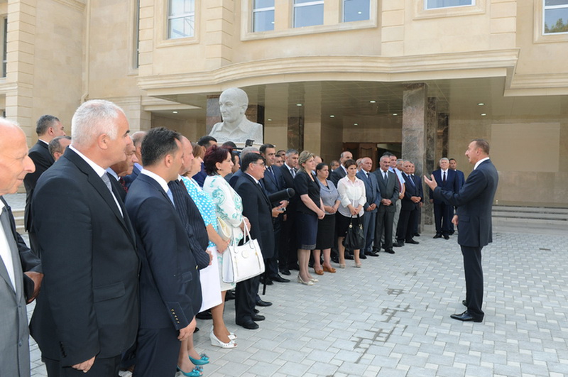 Президент Ильхам Алиев: "Политика независимого Азербайджана рассчитана на человеческий фактор" - ОБНОВЛЕНО - ФОТО