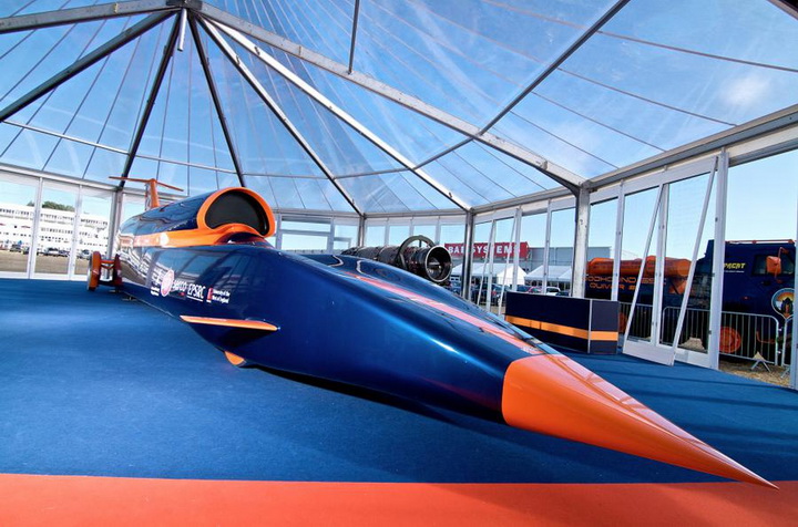 Проект Bloodhound продемонстрировал процесс строительства ракетомобиля - ФОТО