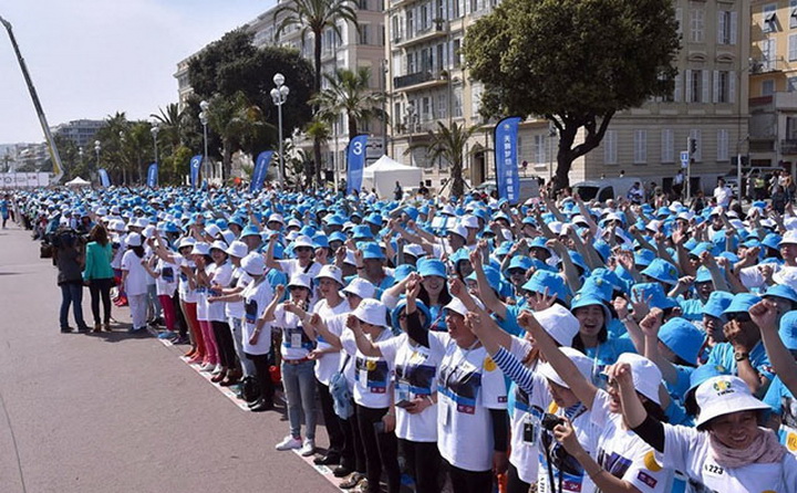 Китаец сделал невероятный подарок своим 6400 сотрудникам - ФОТО