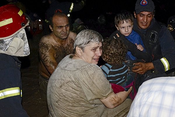 Трагедия в Тбилиси: по городу гуляют дикие звери - ОБНОВЛЕНО - ФОТО - ВИДЕО
