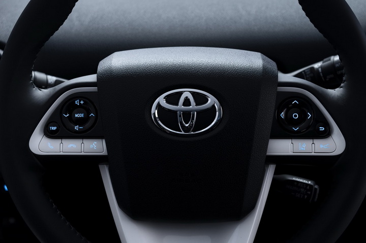 Toyota показала новое поколение культового "гибрида" - ФОТО