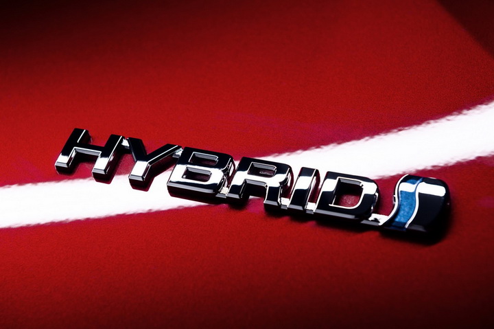 Toyota показала новое поколение культового "гибрида" - ФОТО
