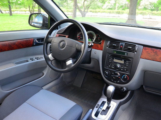 Популярная в Азербайджане Daewoo Gentra: новое лицо Chevrolet Lacetti - ФОТО