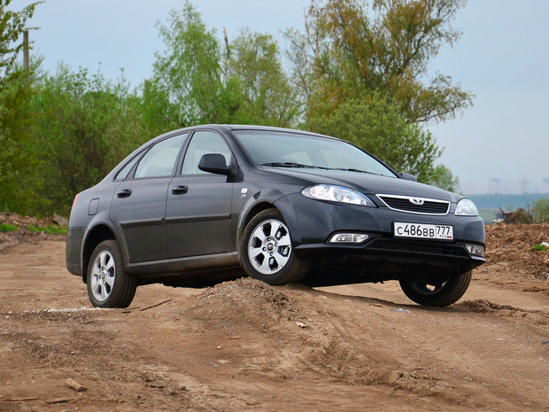 Популярная в Азербайджане Daewoo Gentra: новое лицо Chevrolet Lacetti - ФОТО