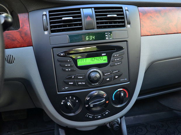 Популярная в Азербайджане Daewoo Gentra: новое лицо Chevrolet Lacetti - ФОТО