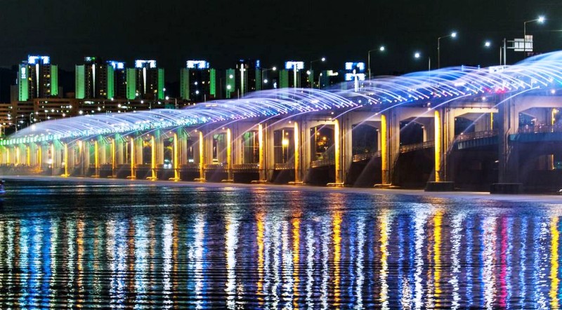 10 самых крутых автомобильных мостов в мире - ФОТО