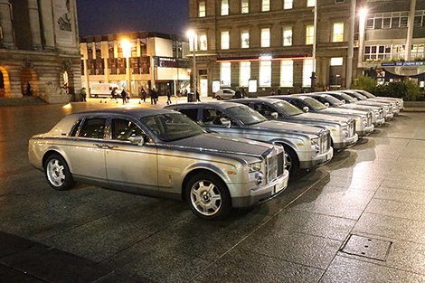 В Британии появился первый в мире катафалк Rolls-Royce Phantom - ФОТО