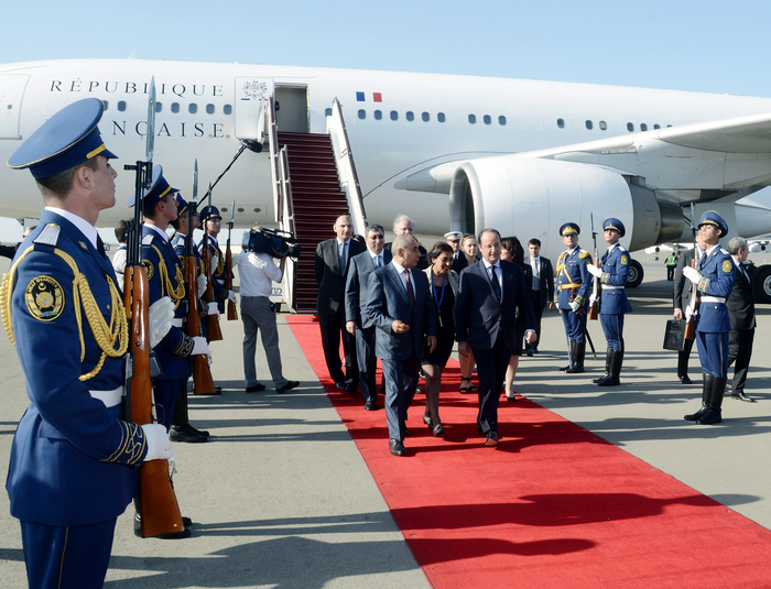 Состоялся совместный обед Президента Ильхама Алиева, его супруги Мехрибан Алиевой и Президента Франсуа Олланда – ОБНОВЛЕНО – ФОТО